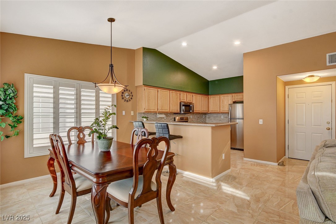 Photo 9 of 37, 4940 Black Bear Road #202