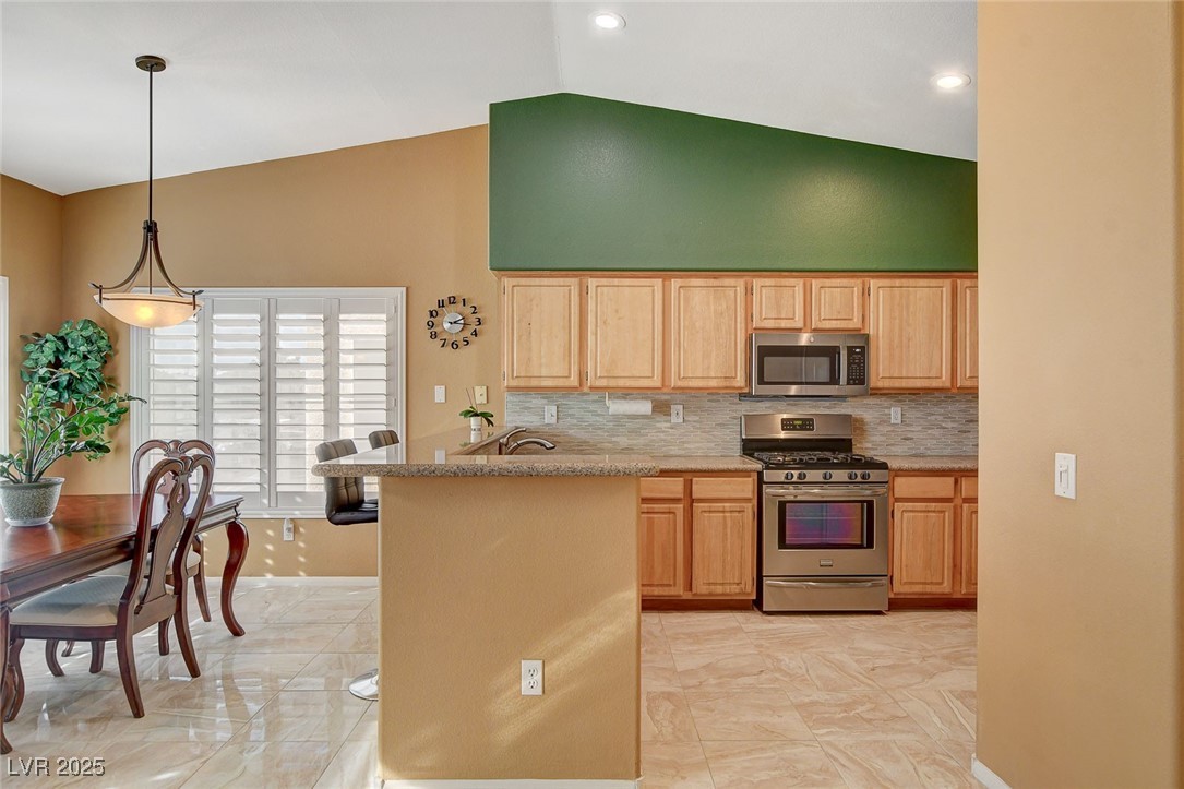 Photo 13 of 37, 4940 Black Bear Road #202
