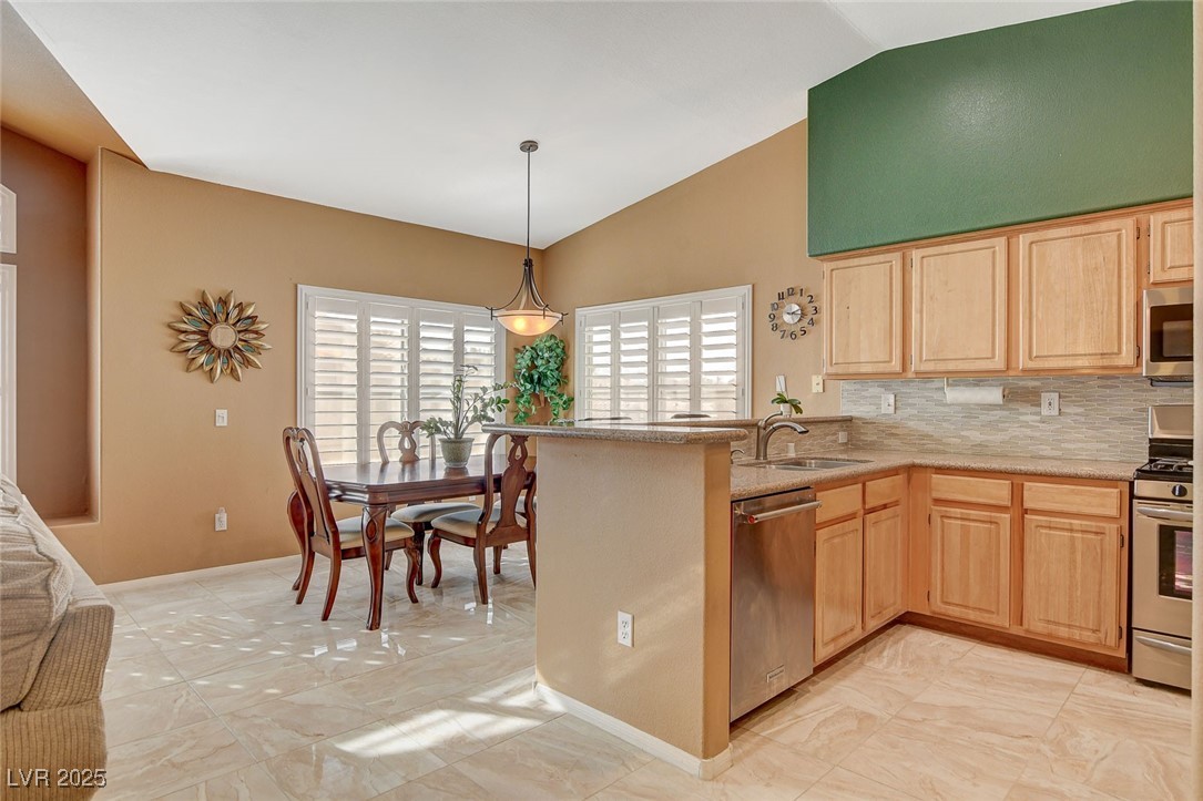 Photo 14 of 37, 4940 Black Bear Road #202
