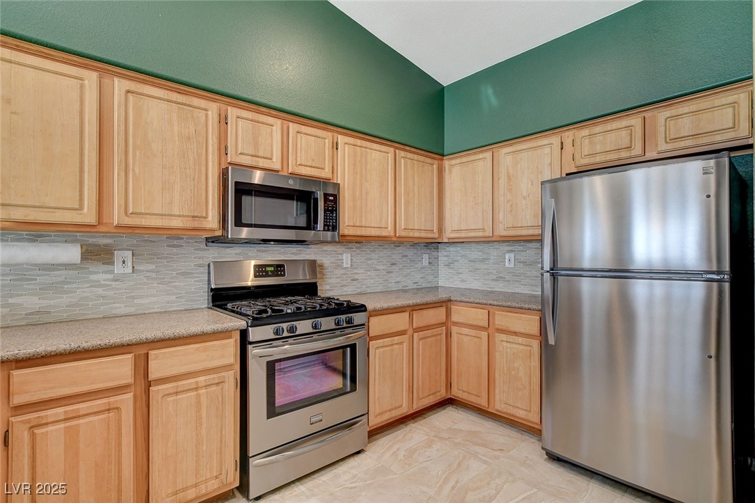Photo 16 of 37, 4940 Black Bear Road #202