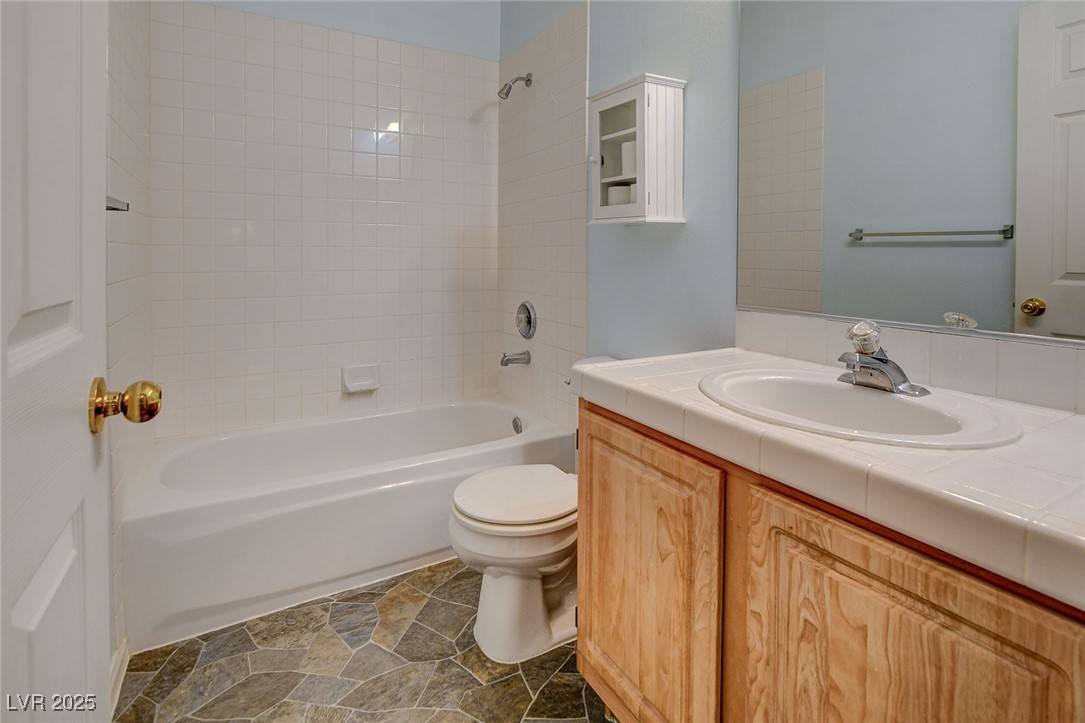 Photo 33 of 37, 4940 Black Bear Road #202