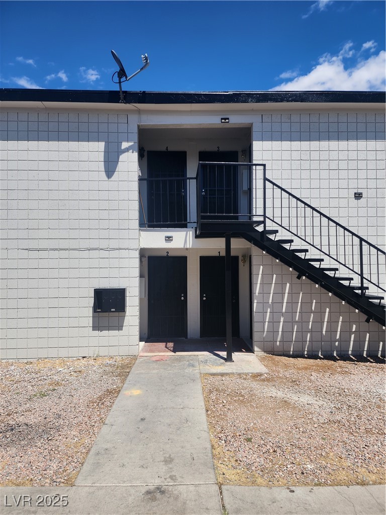 Photo 2 of 2905 Elm Avenue