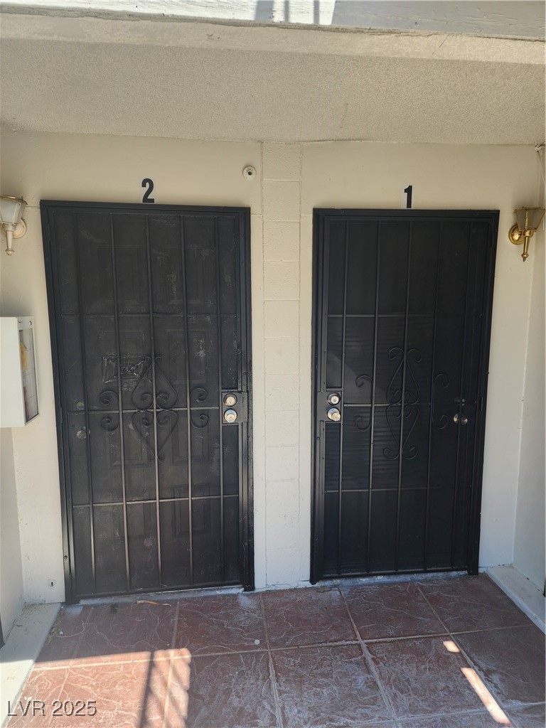 Photo 3 of 2905 Elm Avenue