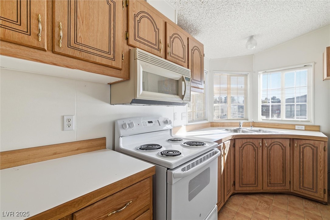 Photo 19 of 35, 280 W Ferndell Street