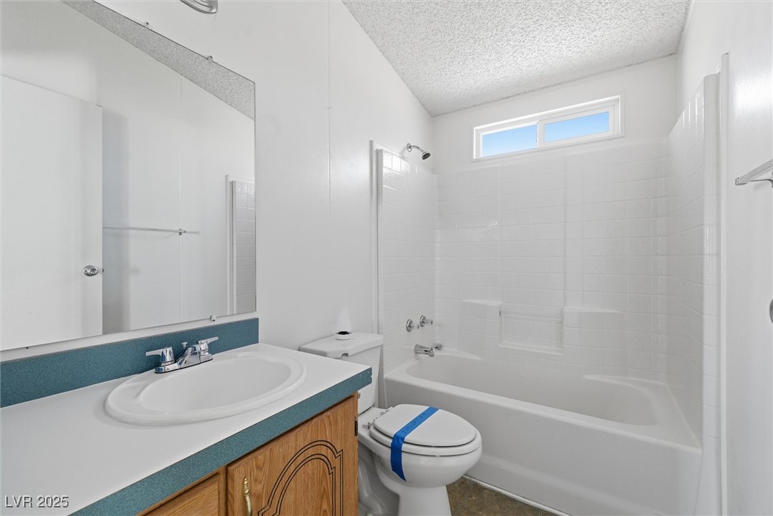 Photo 23 of 35, 280 W Ferndell Street