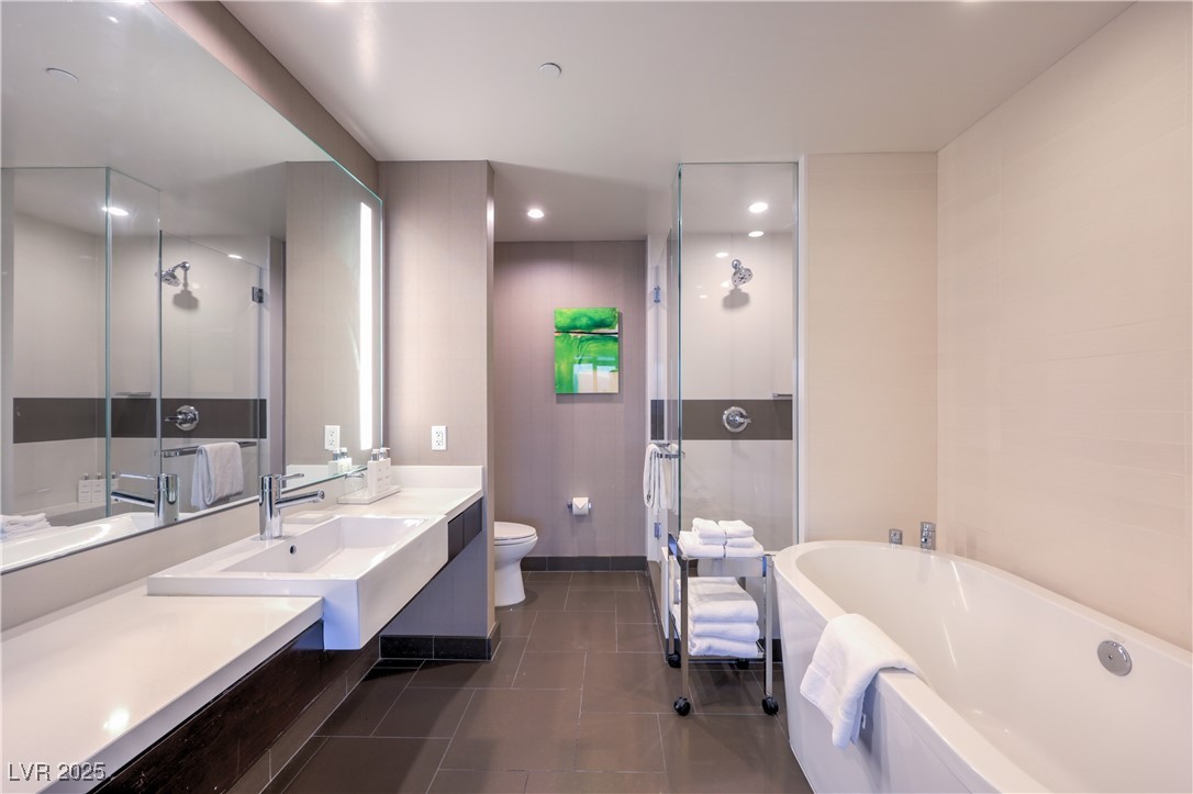 Photo 13 of 42, 2600 W Harmon Avenue #53020
