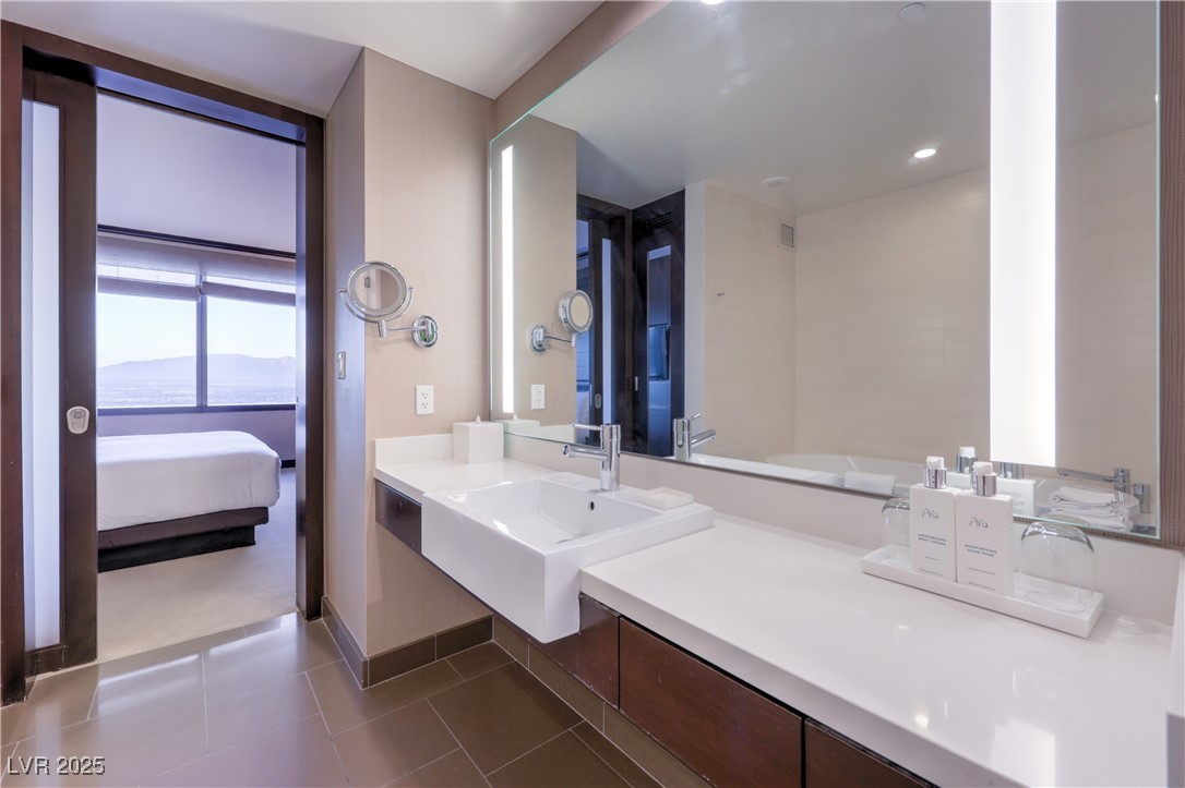 Photo 14 of 42, 2600 W Harmon Avenue #53020