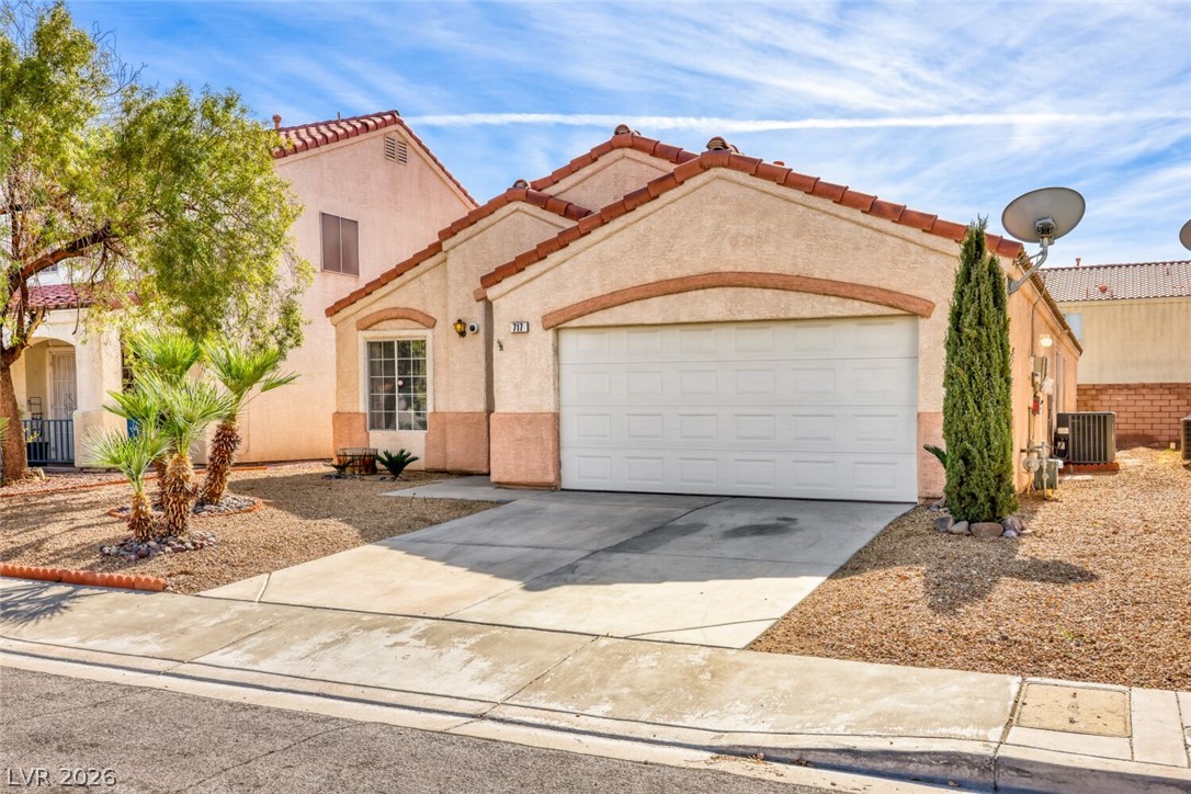 Photo 3 of 717 Moonlight Mesa Drive