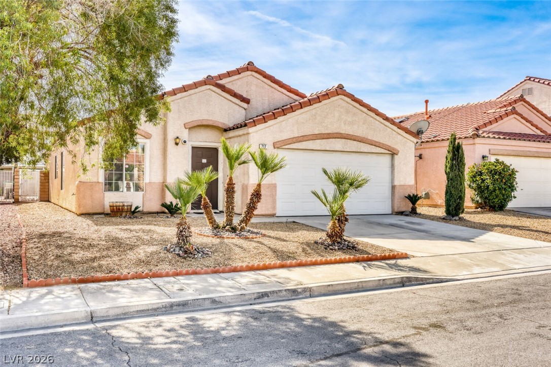 Photo 4 of 717 Moonlight Mesa Drive