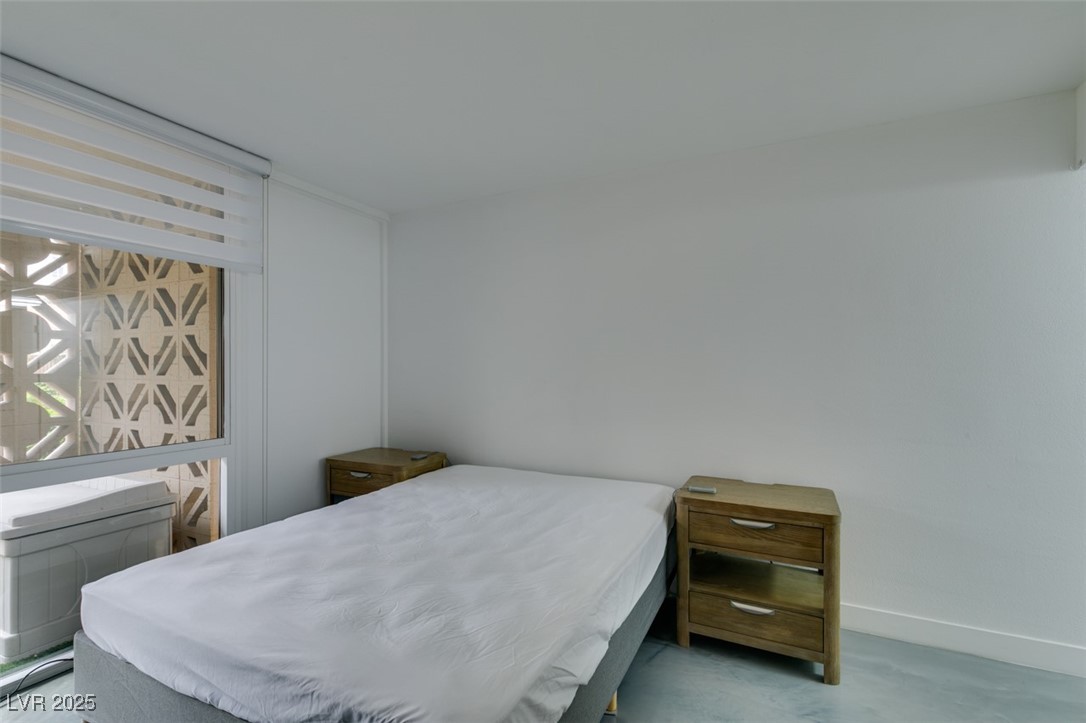 Photo 15 of 43, 205 E Harmon Avenue #101