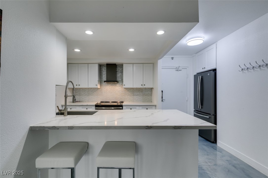 Photo 23 of 43, 205 E Harmon Avenue #101