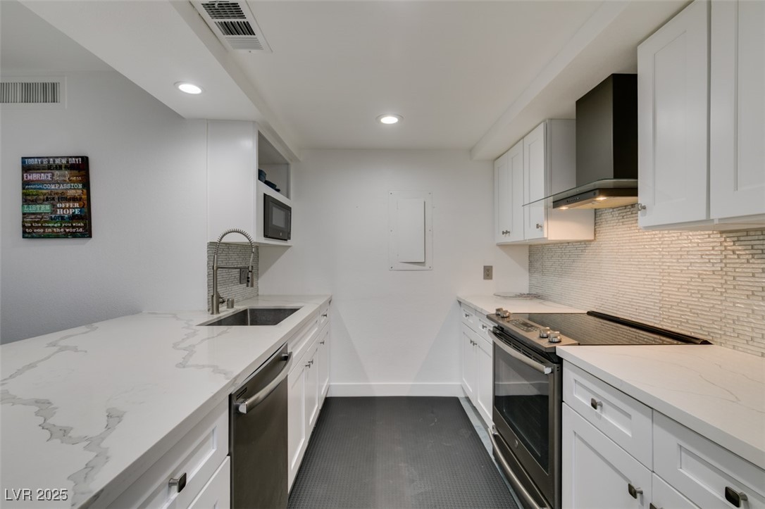 Photo 24 of 43, 205 E Harmon Avenue #101