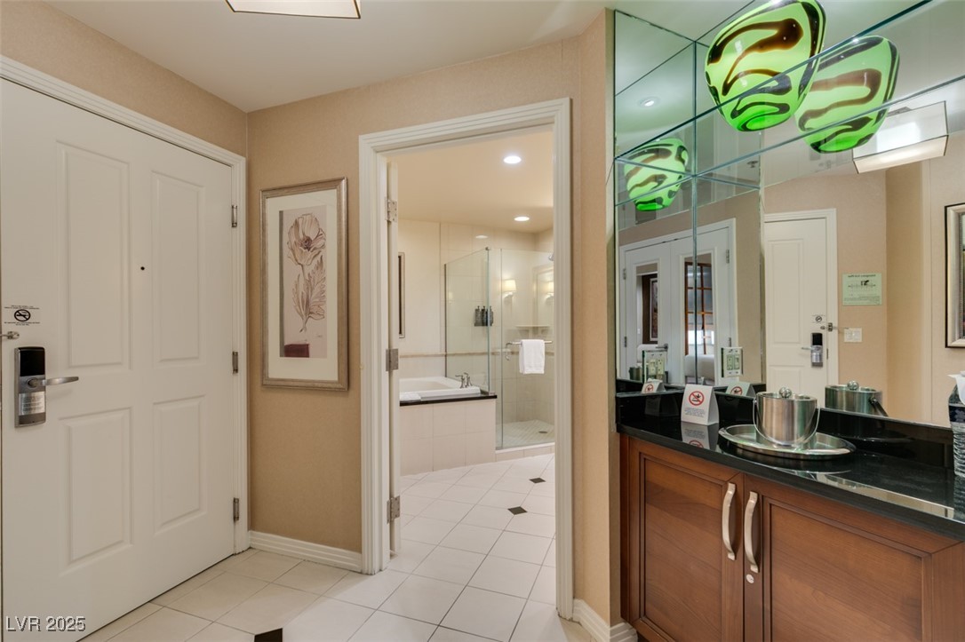 Photo 3 of 135 E HARMON Avenue #3709