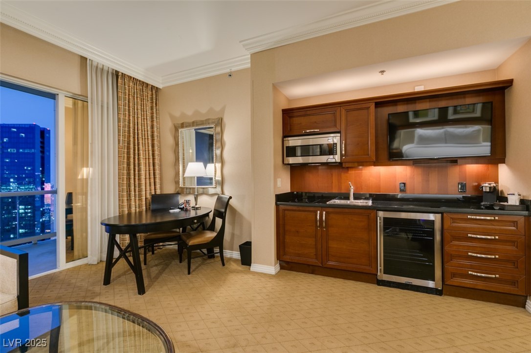 Photo 13 of 33, 135 E HARMON Avenue #3709