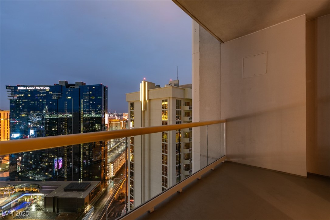 Photo 28 of 33, 135 E HARMON Avenue #3709