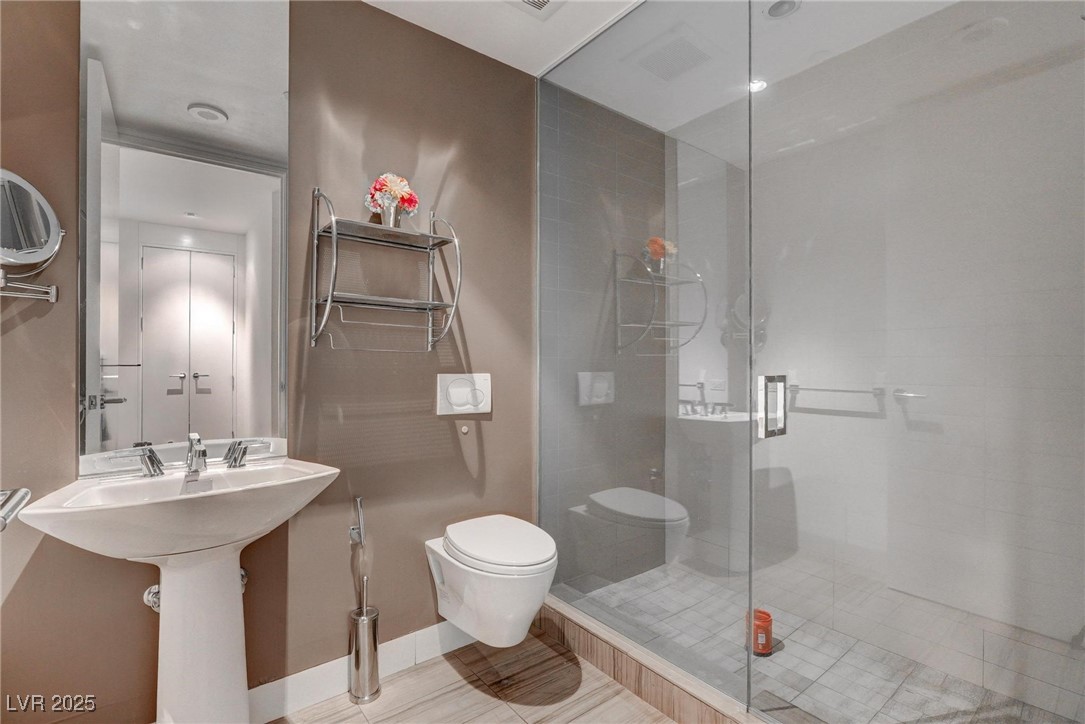 Photo 24 of 58, 4575 Dean Martin Drive #2607