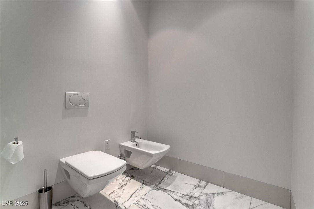 Photo 27 of 58, 4575 Dean Martin Drive #2607
