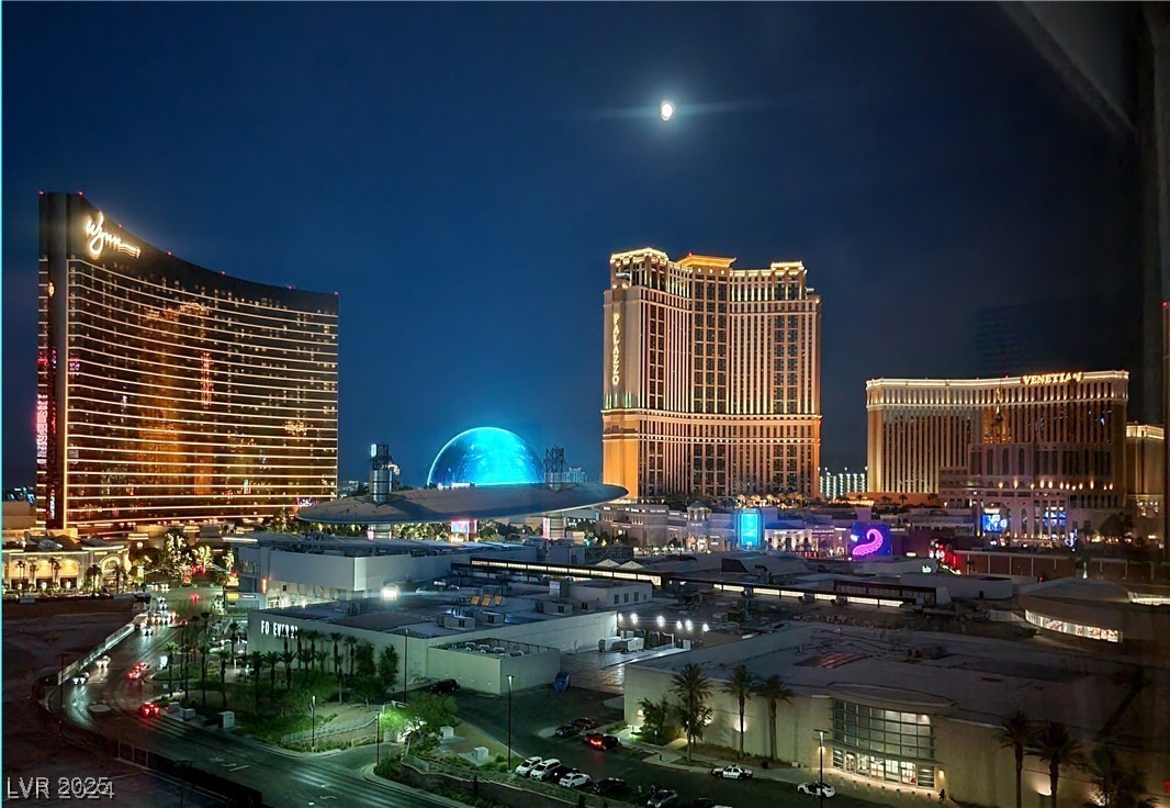 2000 N Fashion Show Drive #2203, Las Vegas 89109