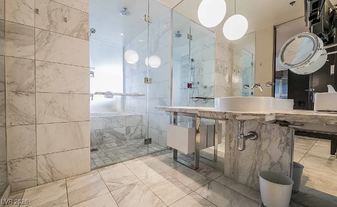 Photo 8 of 16, 4381 W Flamingo Road #1212