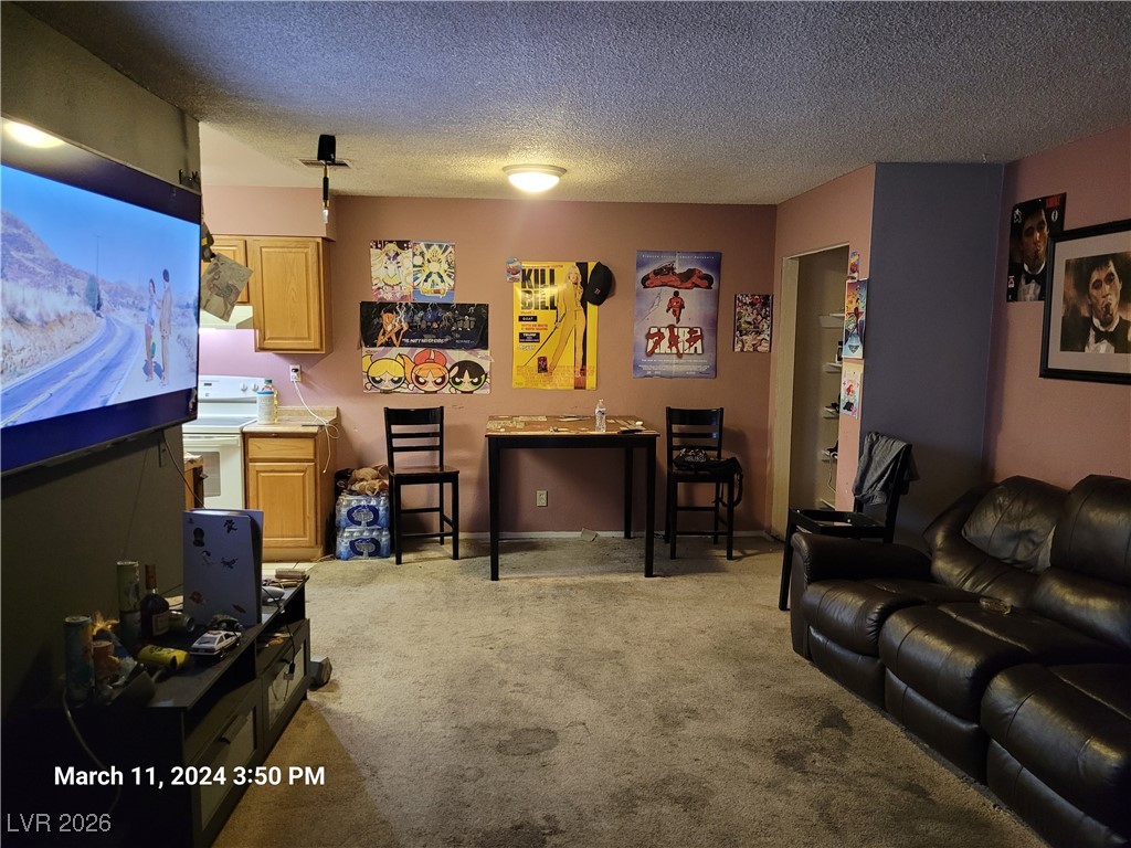 Photo 3 of 808 Hedge Way #4