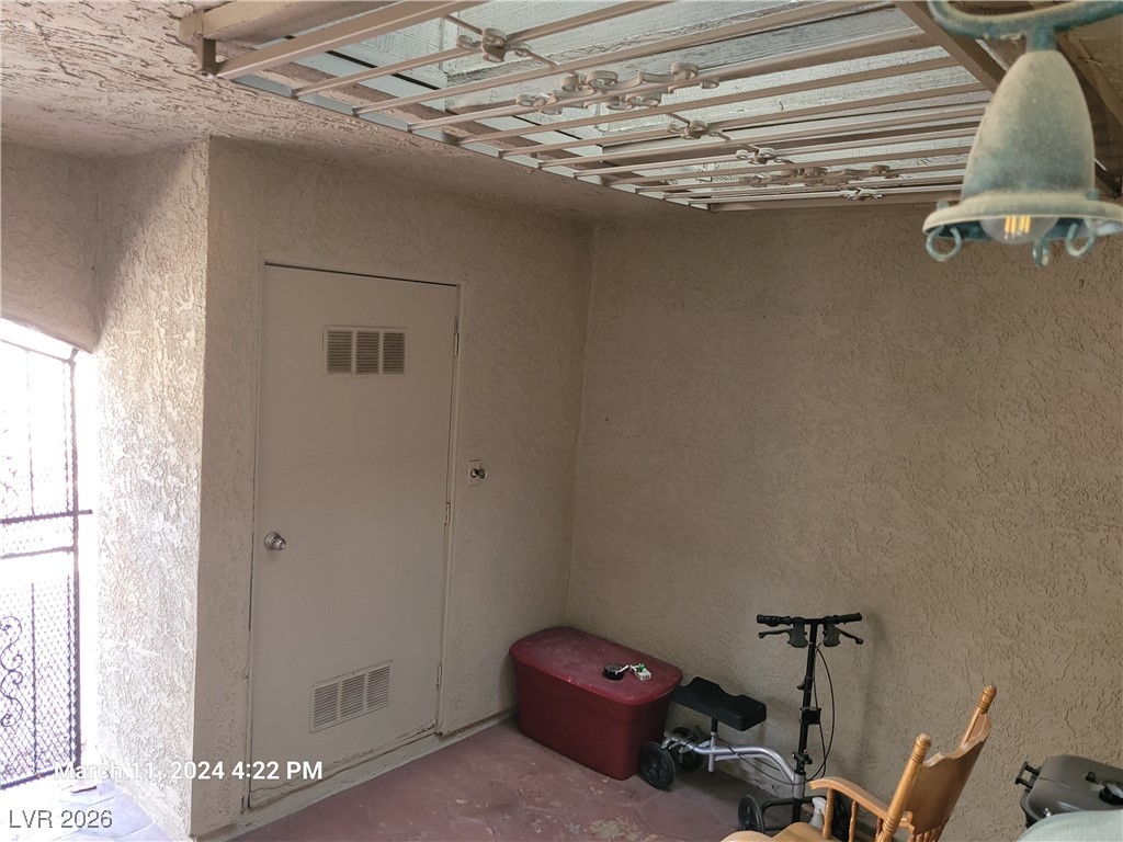 Photo 16 of 19, 808 Hedge Way #4