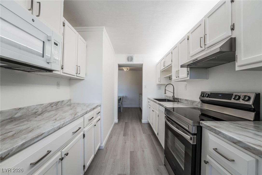 Photo 13 of 57, 730 S Royal Crest Circle #444