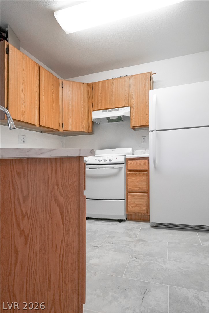 Photo 13 of 28, 510 Elm Drive #106