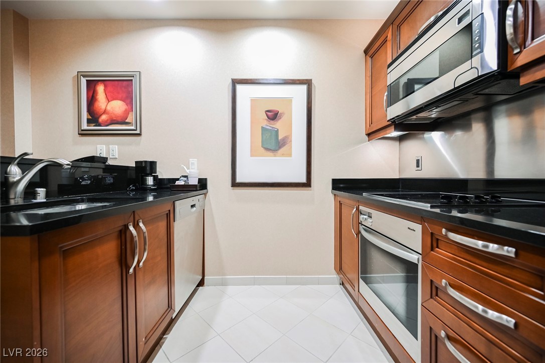 Photo 4 of 145 HARMON Avenue #208