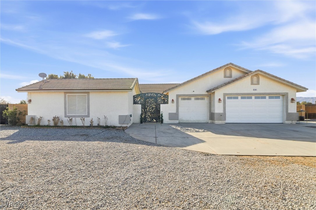 Photo 3 of 2461 E Deerskin Street