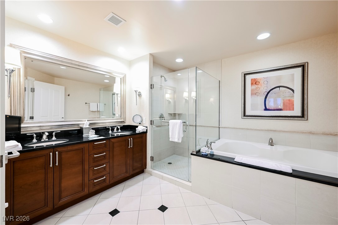 Photo 21 of 45, 135 E HARMON Avenue #305