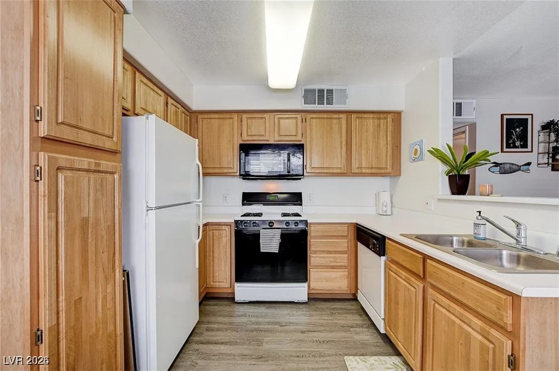 Photo 10 of 10, 5710 E Tropicana Avenue #1093