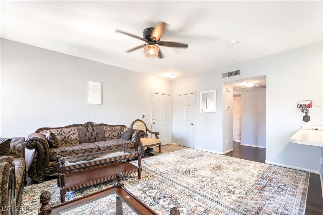 Photo 8 of 21, 855 N Stephanie Street #1721
