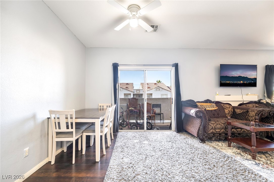 Photo 9 of 21, 855 N Stephanie Street #1721