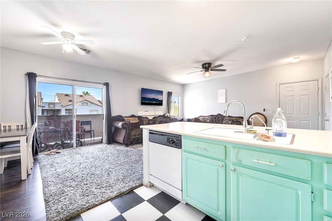 Photo 6 of 21, 855 N Stephanie Street #1721