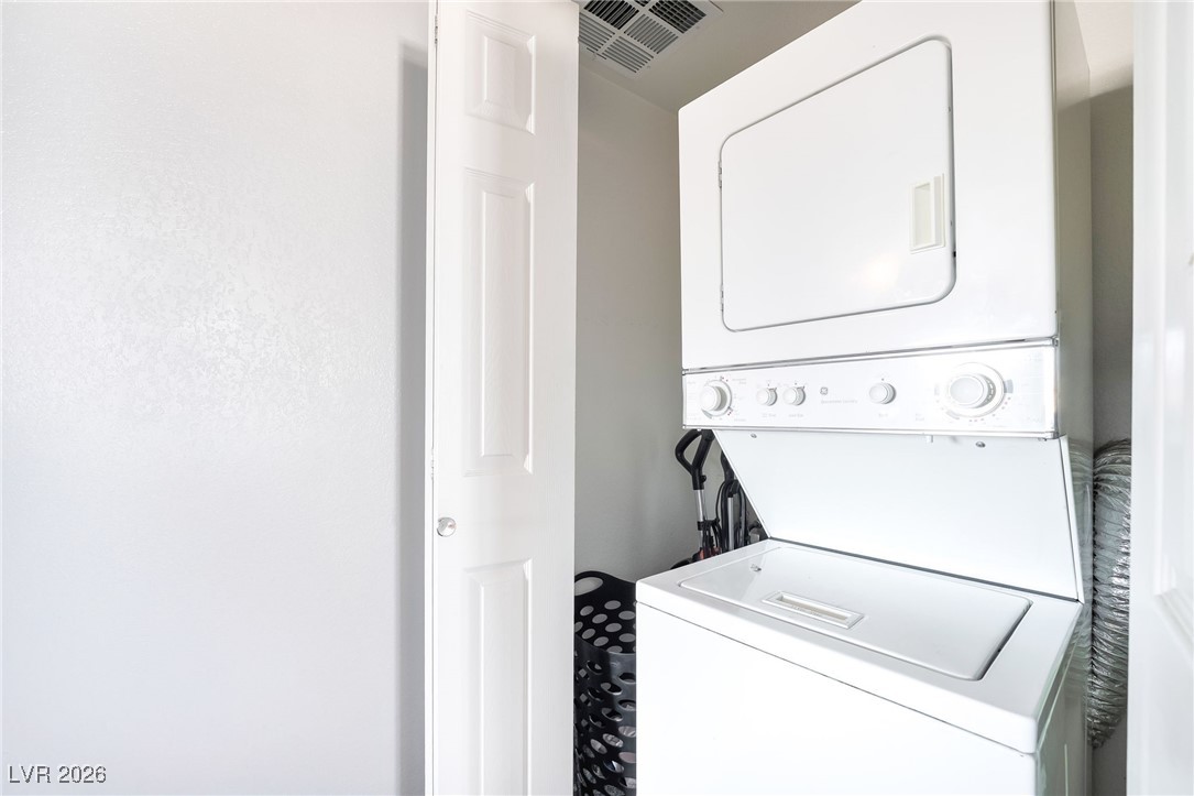 Photo 18 of 21, 855 N Stephanie Street #1721