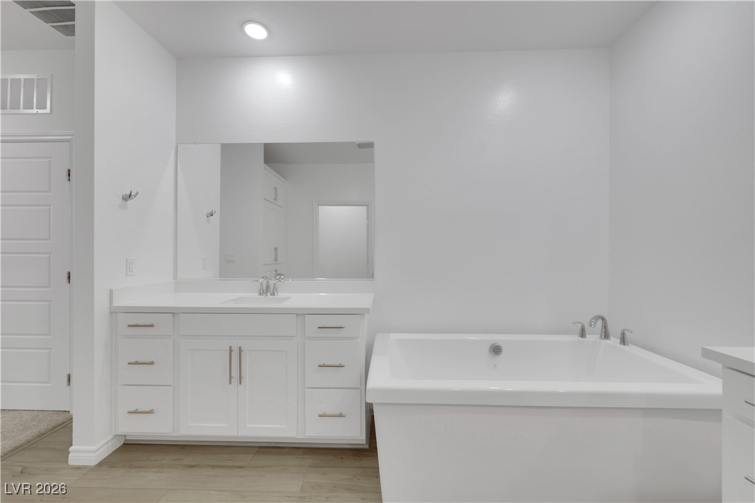 Photo 25 of 40, 2555 Hampton Road #7202