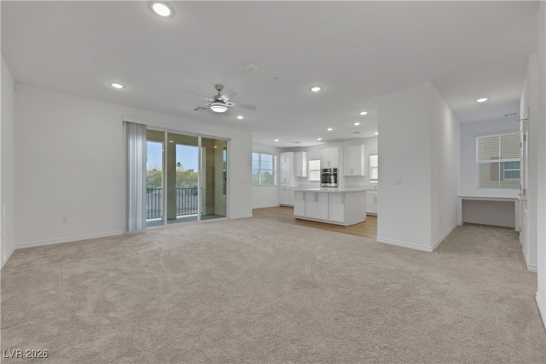 Photo 7 of 40, 2555 Hampton Road #7202