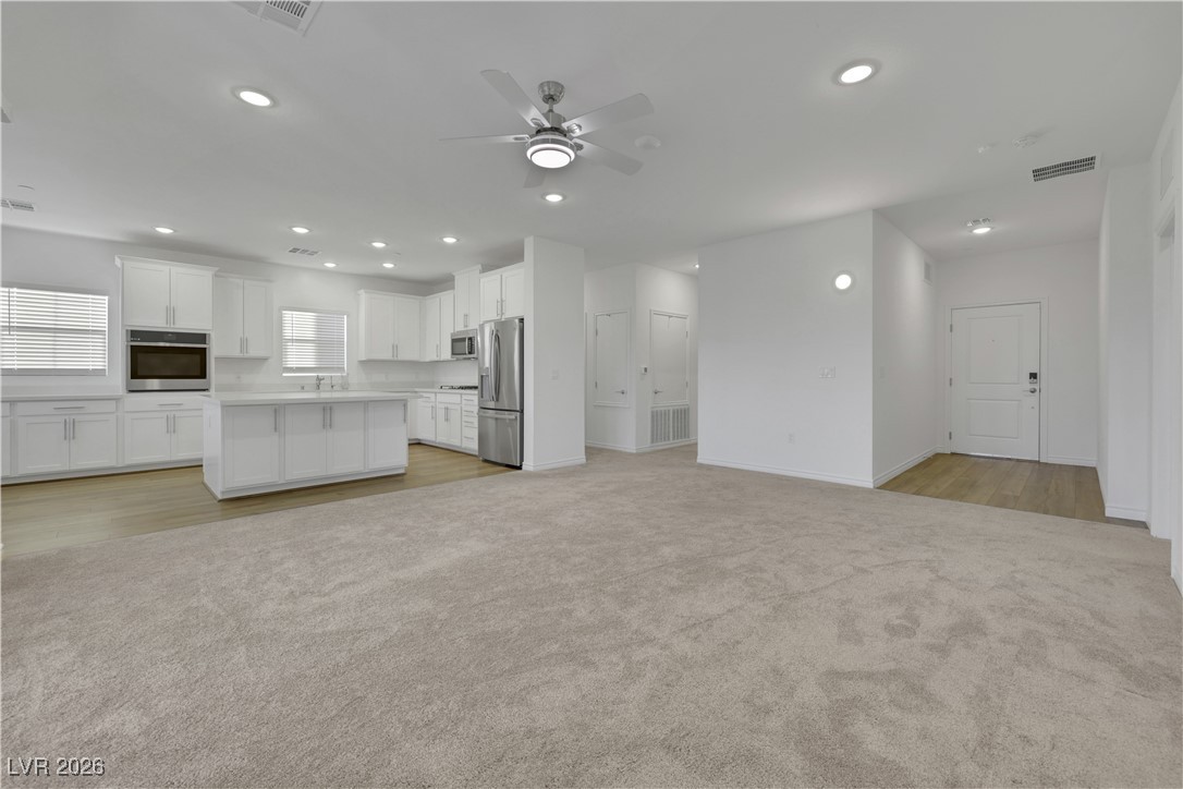 Photo 8 of 40, 2555 Hampton Road #7202
