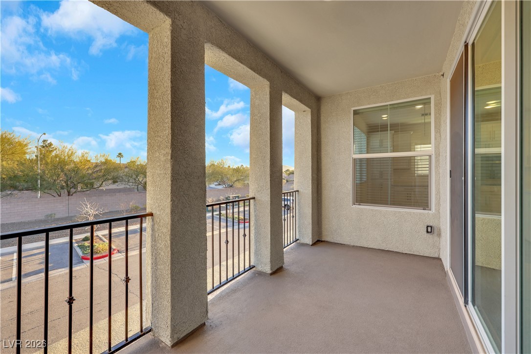 Photo 27 of 40, 2555 Hampton Road #7202