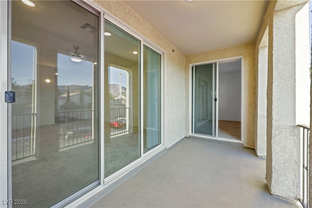 Photo 29 of 40, 2555 Hampton Road #7202