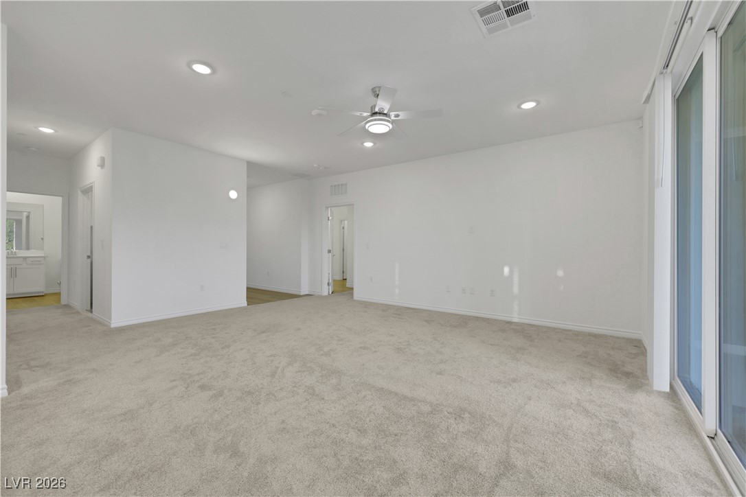 Photo 11 of 40, 2555 Hampton Road #7202