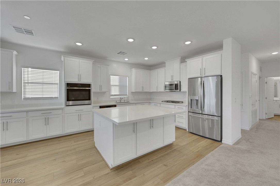 Photo 12 of 40, 2555 Hampton Road #7202