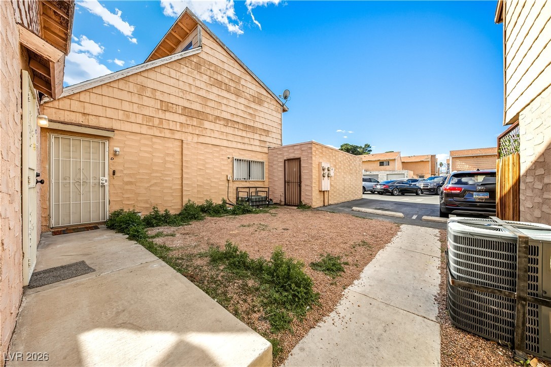 Photo 31 of 33, 5248 Greene Lane #B