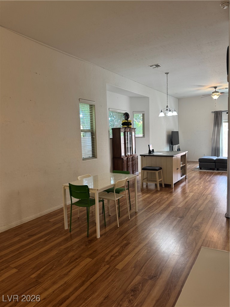 Photo 5 of 696 Yew Barrow Court