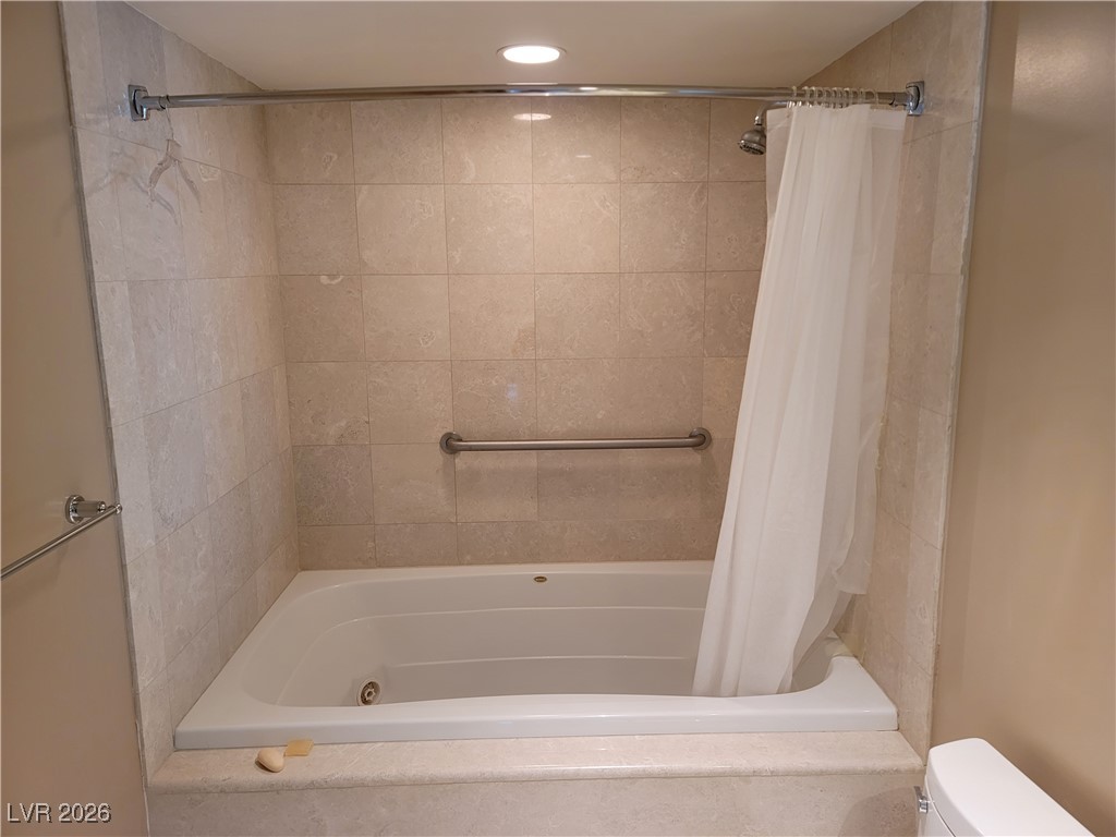 Photo 21 of 32, 322 KAREN Avenue #504