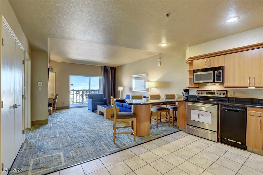Photo 12 of 68, 211 E Flamingo Road #713
