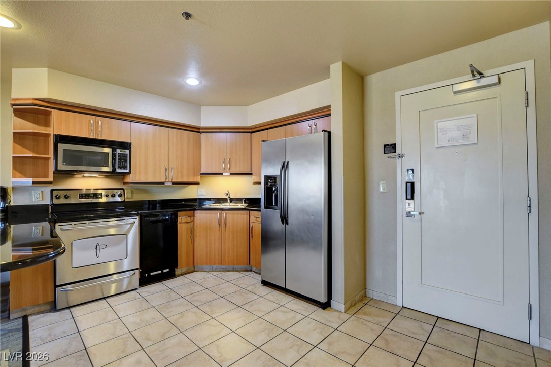 Photo 14 of 68, 211 E Flamingo Road #713