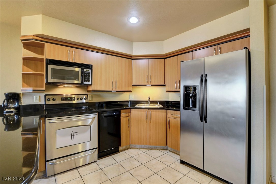 Photo 15 of 68, 211 E Flamingo Road #713