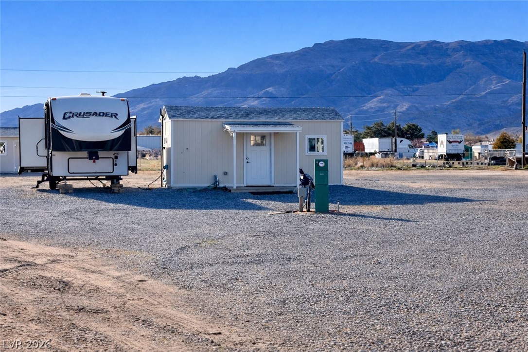 Photo 6 of 14, 5260 Mooncrest Avenue