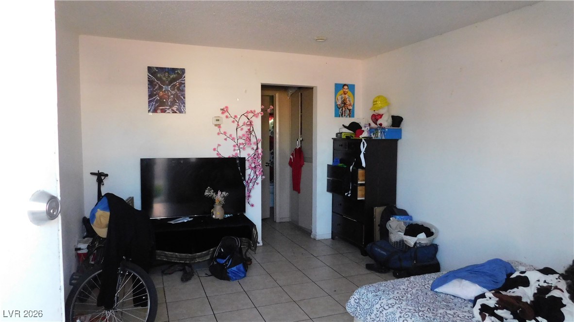 Photo 16 of 39, 2612 E Mesquite Avenue
